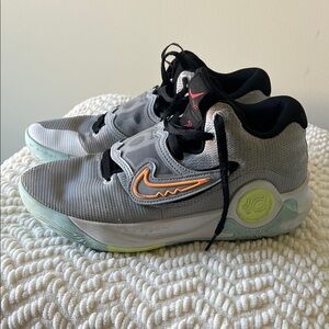 Nike KD TREY 5 X Wolf Grey White Volt DD9538 009 Men's Basketball Shoe SIZE 8.5